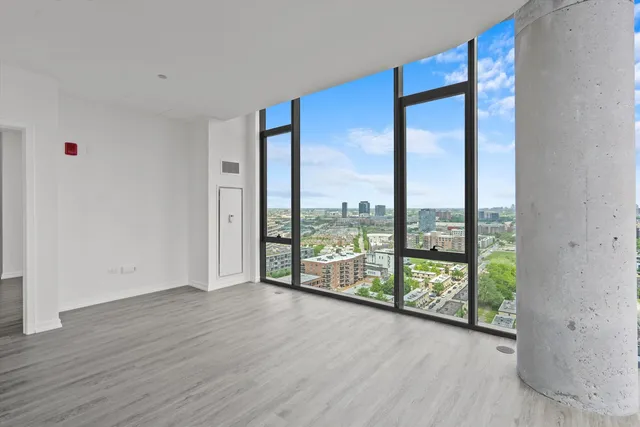 $6,700 | 808 North Cleveland Avenue, Unit 2201, Chicago, IL 60610