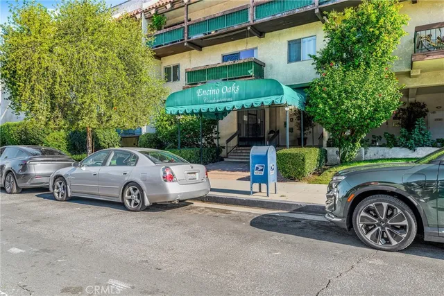 $264,900 | 5460 White Oak Avenue, Unit F303, Encino, CA 91316