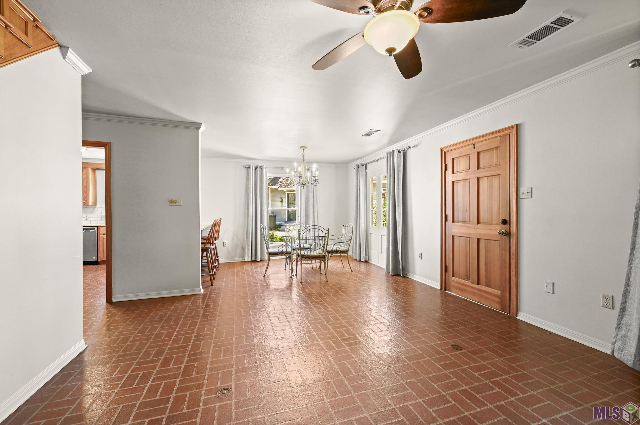 12092 South Tom Stokes Court Baton Rouge, LA 70810 - Photo 3 of 17 Gallery Image 3
