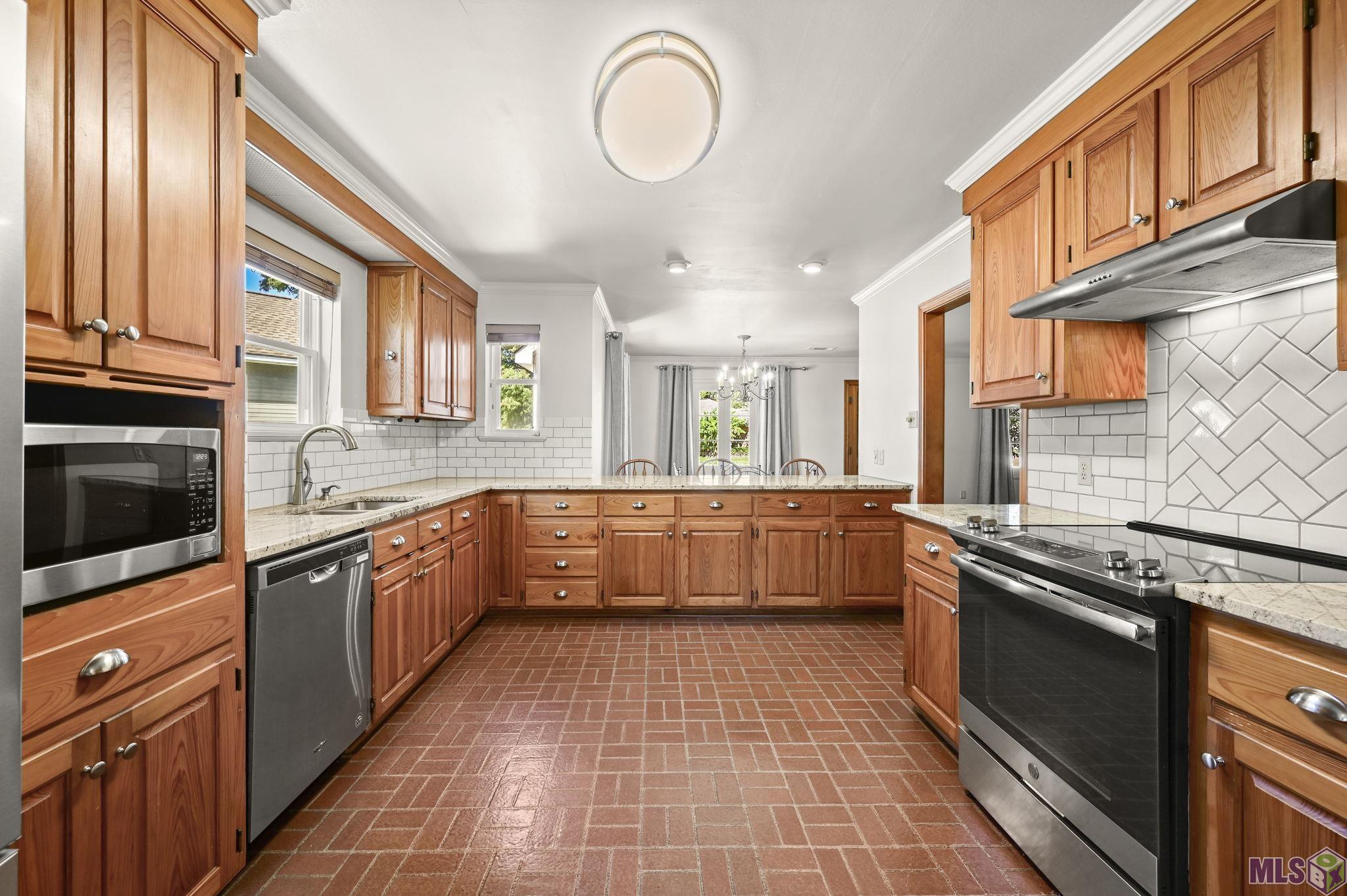 12092 South Tom Stokes Court Baton Rouge, LA 70810 - Photo 5 of 17 Gallery Image 5