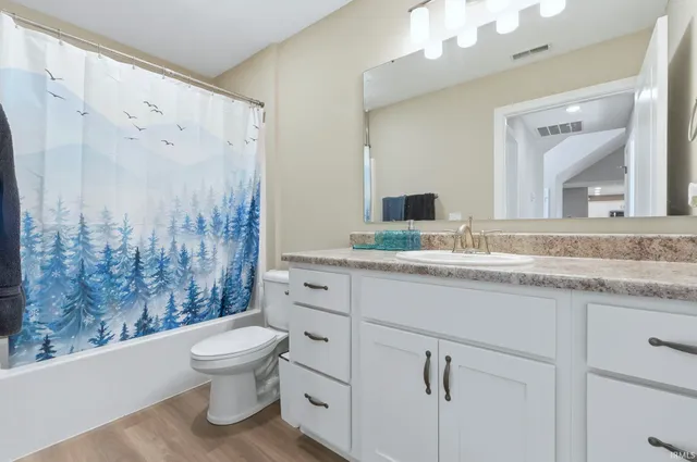 $343,900 | 1063 Farmington Drive, Bluffton, IN 46714