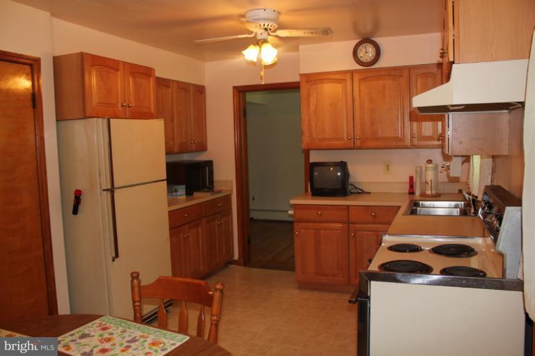 606 Gun Road Halethorpe, MD 21227 - Photo 1 of 30 Kitchen