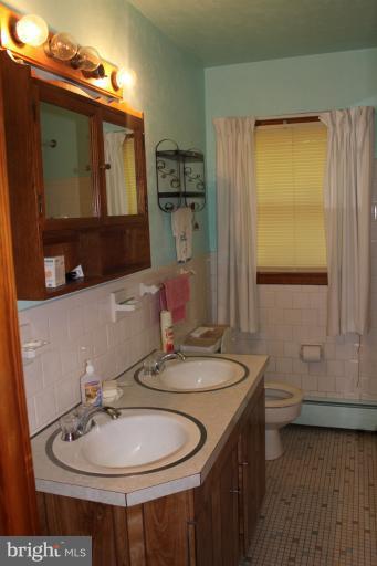 606 Gun Road Halethorpe, MD 21227 - Photo 13 of 30 Bath