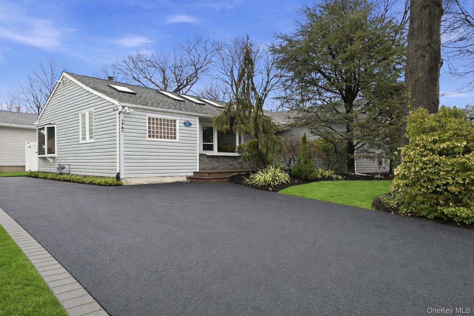 1261 Meadowbrook Road Merrick, NY 11566 - Photo 1 of 40