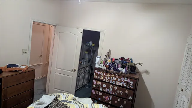 a view of a livingroom with space