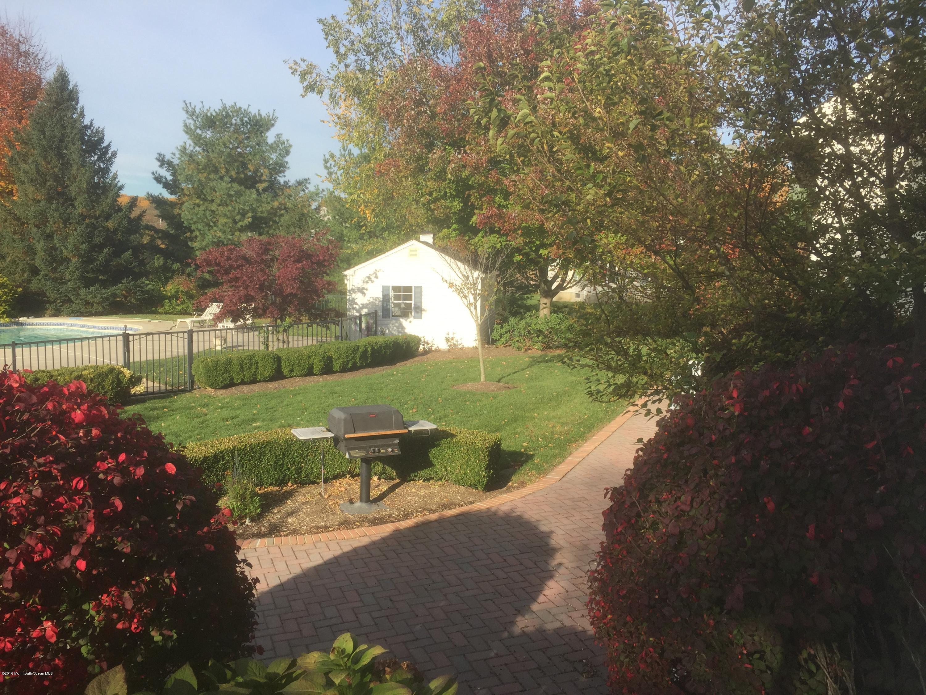 8 Yellow Brook Road Holmdel, NJ 07733 - Photo 31 of 34 Fall Spectacular