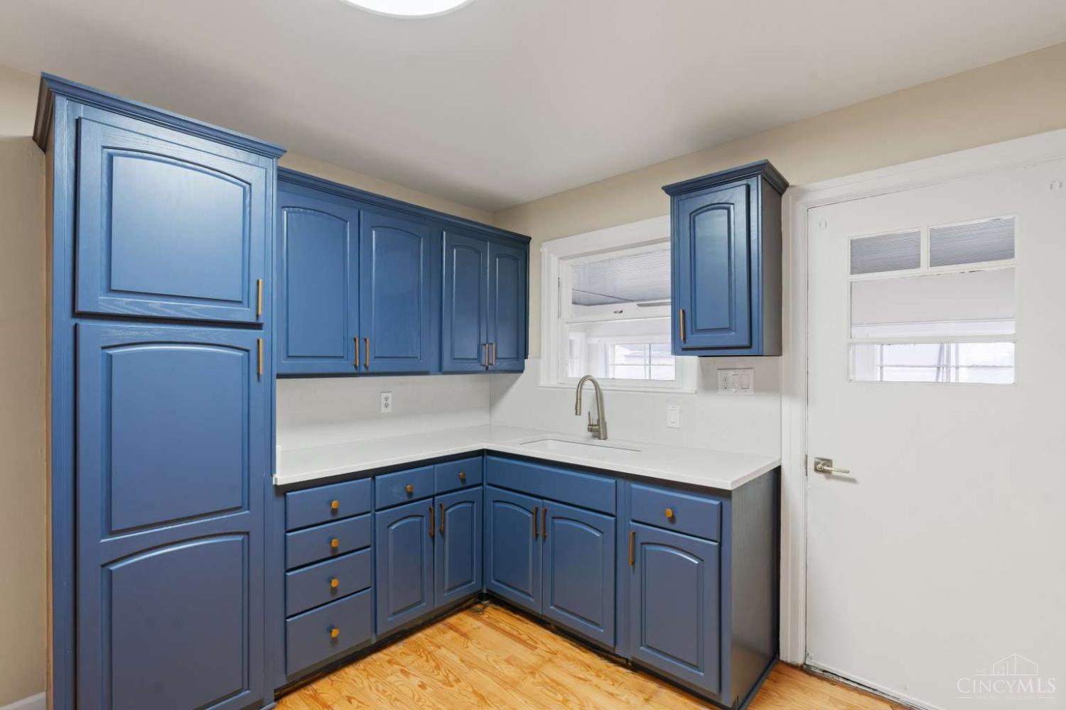 201 Curryer Road Middletown, OH 45042 - Photo 2 of 20 Gallery Image 2
