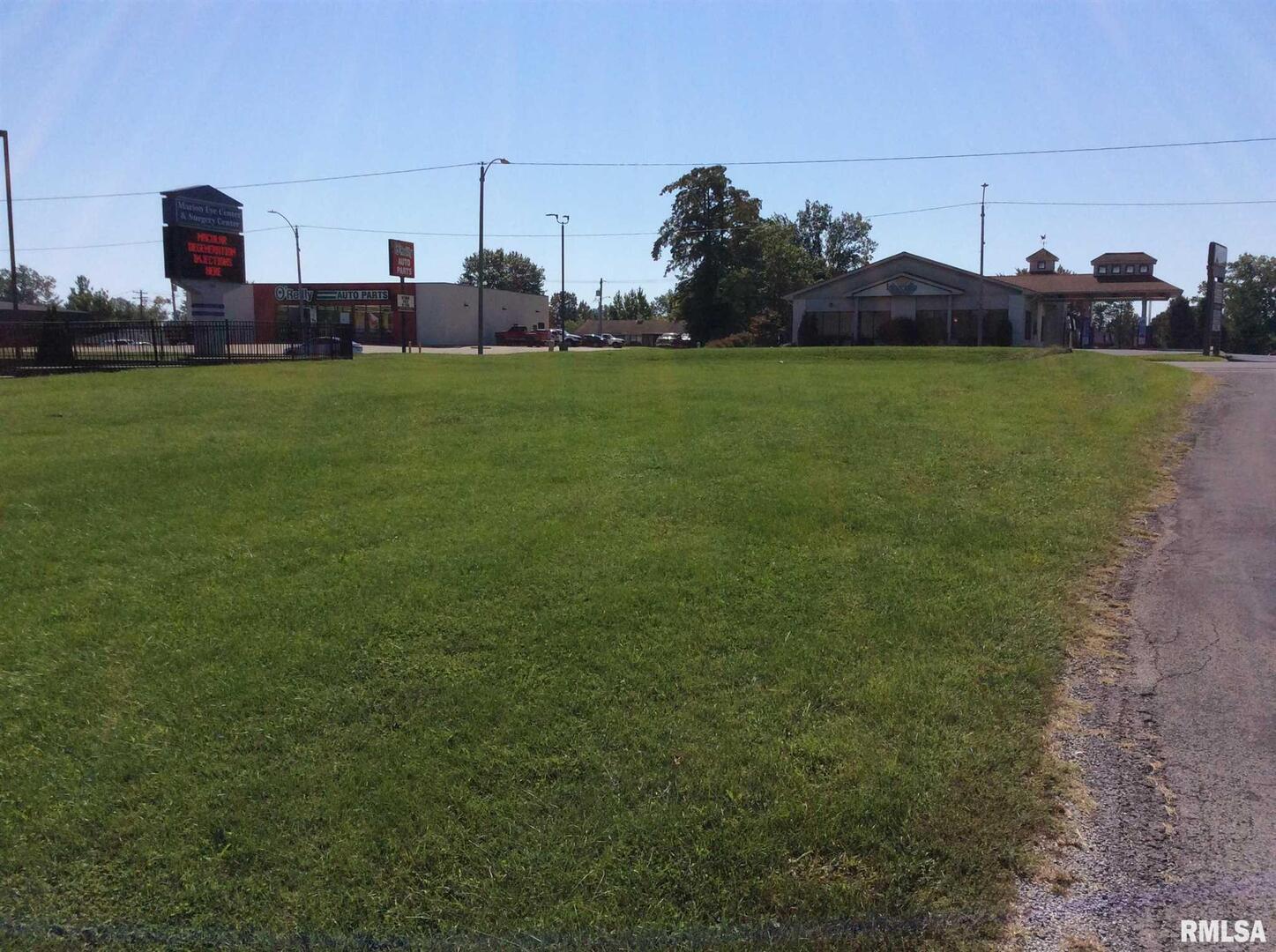 2906 Broadway Street Mount Vernon, IL 62864 - Photo 2 of 12