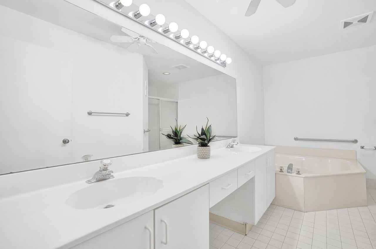 8071 Greenbrook Road, Unit 232C Boca Raton, FL 33496 - Photo 20 of 33 Master Bath