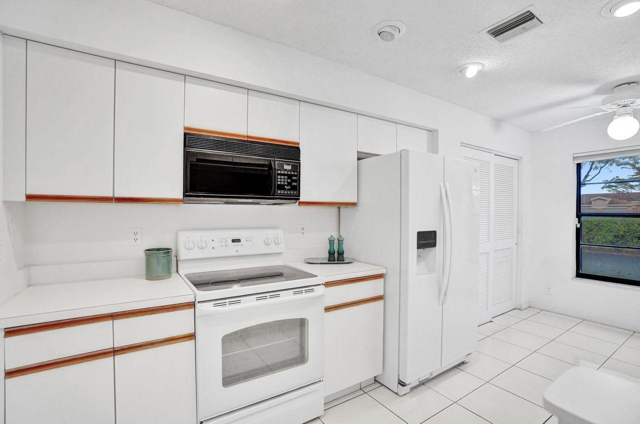 8071 Greenbrook Road, Unit 232C Boca Raton, FL 33496 - Photo 9 of 33 Kitchen