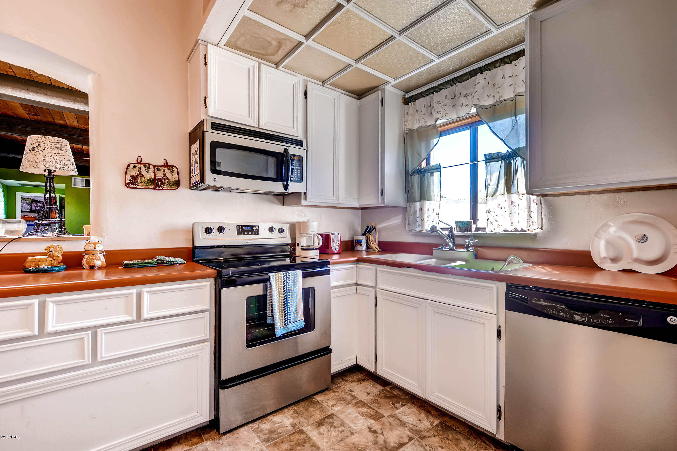 1001 East Ocotillo Road Phoenix, AZ 85014 - Photo 6 of 28 OcotilloKitchen