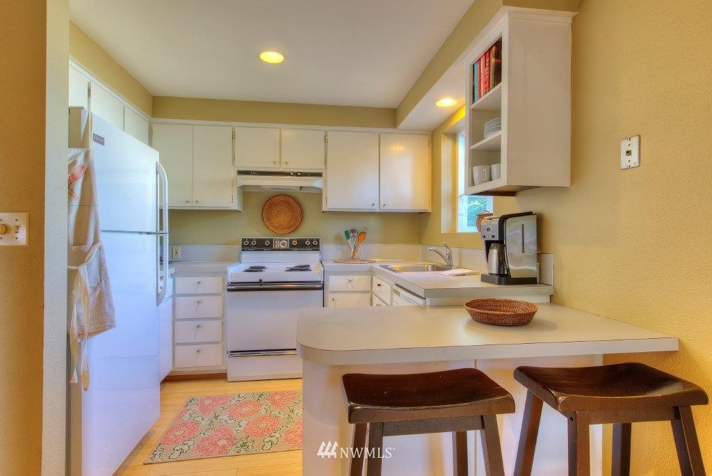 1201 North 35th Street Renton, WA 98056 - Photo 2 of 18