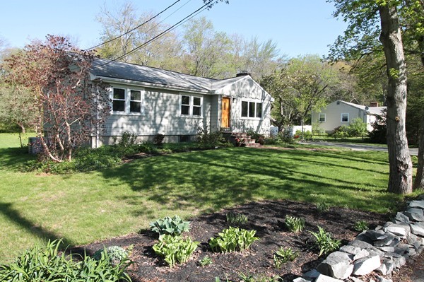 28 Brooksbie Road Bedford, MA 01730 - Photo 2 of 24 Gallery Image 2