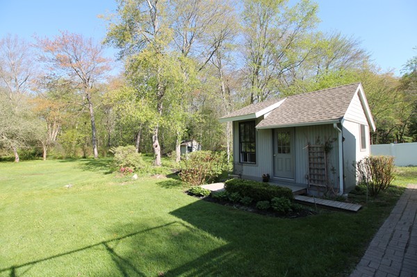 28 Brooksbie Road Bedford, MA 01730 - Photo 5 of 24 Gallery Image 5