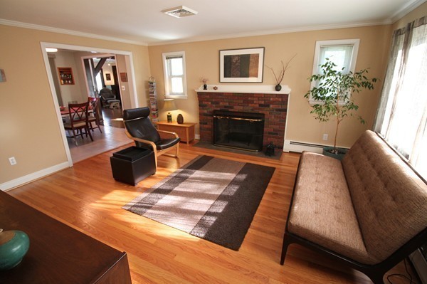 28 Brooksbie Road Bedford, MA 01730 - Photo 8 of 24 Gallery Image 8