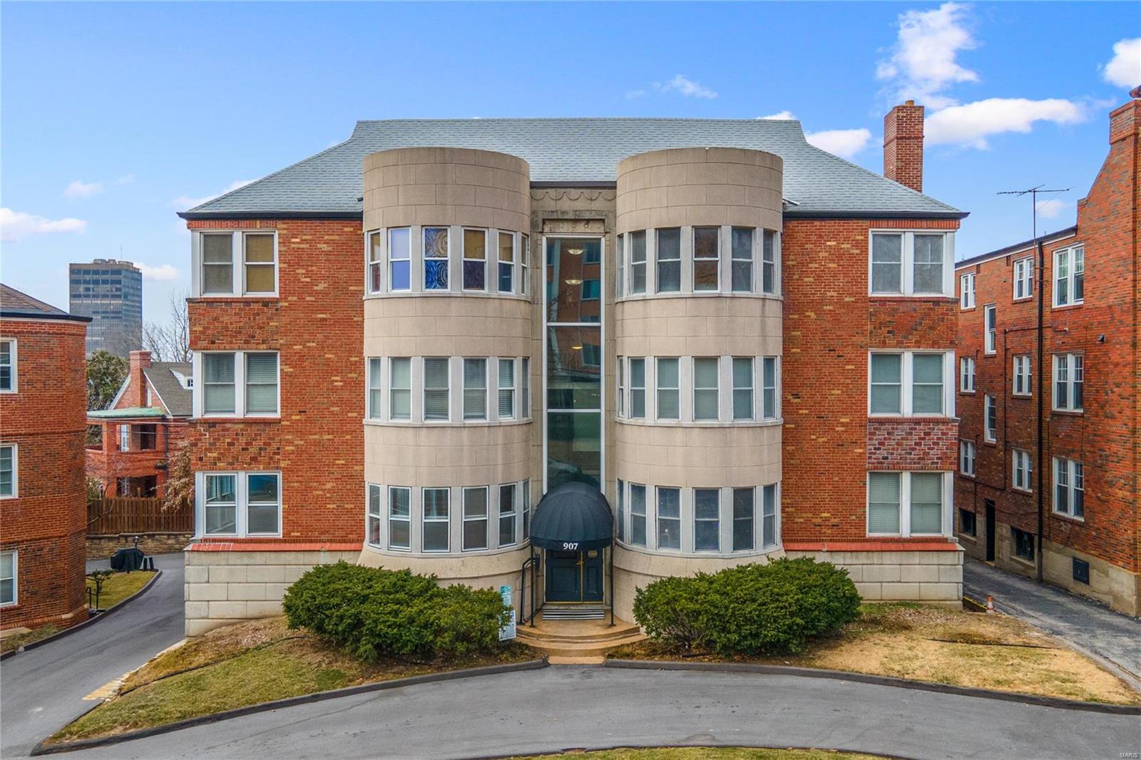 907 South Hanley Road, Unit 2 Clayton, MO 63105 - Photo 12 of 14 Gallery Image 12