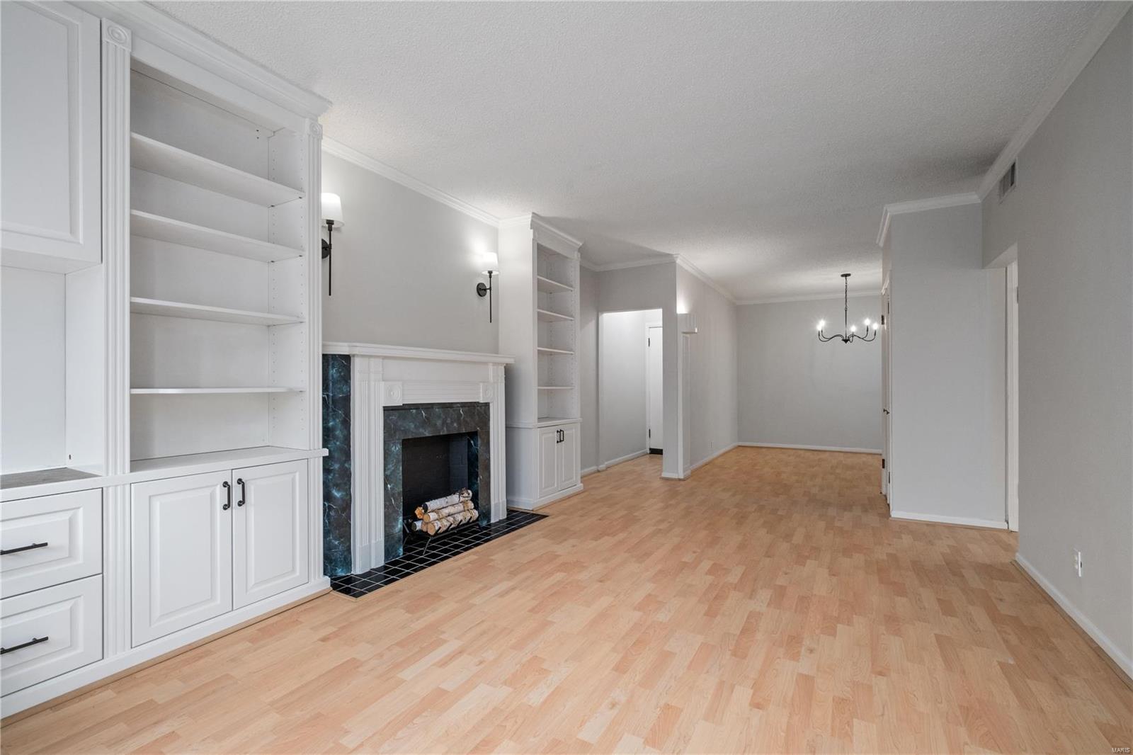 907 South Hanley Road, Unit 2 Clayton, MO 63105 - Photo 2 of 14 Gallery Image 2