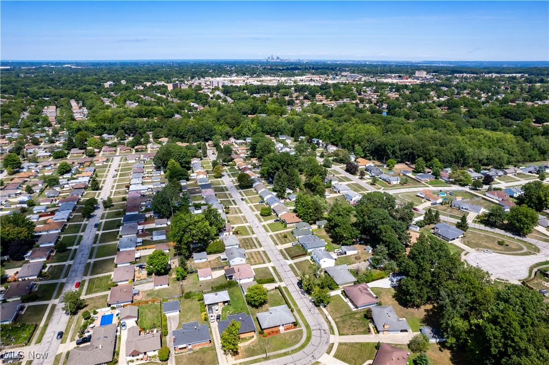 9114 Reichert Road Parma, OH 44130 - Photo 41 of 48