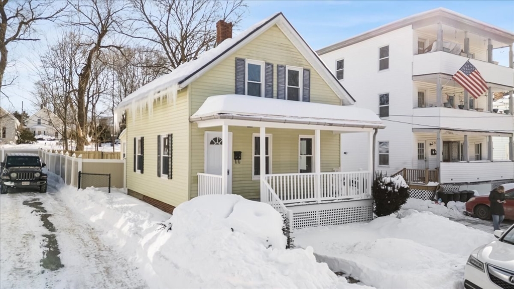 31 Webster Street Winchendon, MA 01475 - Photo 3 of 32 a view of a white house with a large windows