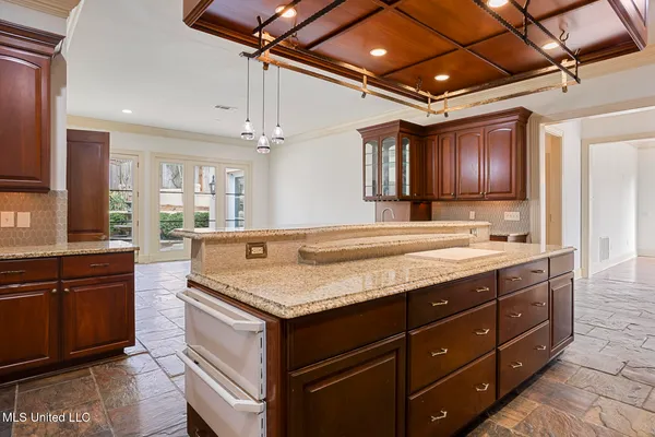 $635,000 | 124 Dumaine Place, Madison, MS 39110