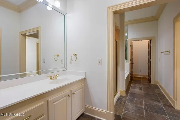 $635,000 | 124 Dumaine Place, Madison, MS 39110
