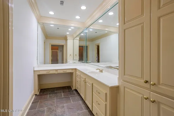 $635,000 | 124 Dumaine Place, Madison, MS 39110