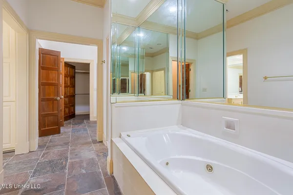 $635,000 | 124 Dumaine Place, Madison, MS 39110