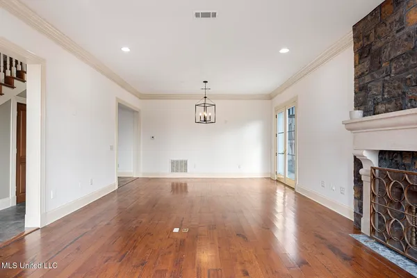 $635,000 | 124 Dumaine Place, Madison, MS 39110