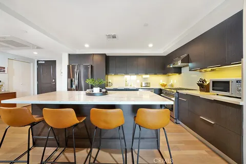 $779,000 | 2939 Leeward Avenue, Unit 516, Los Angeles, CA 90005