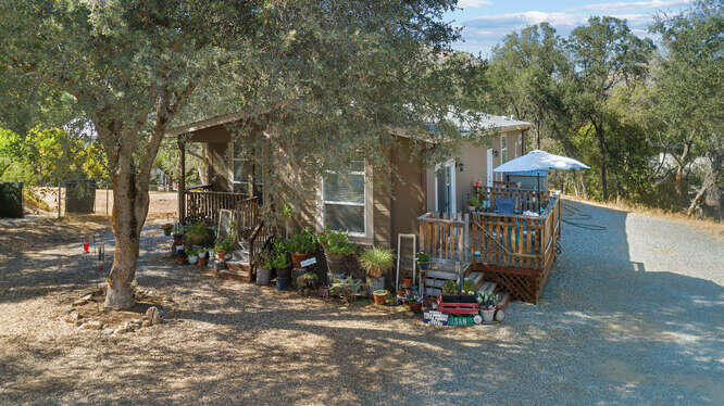40798 Meadow Drive Three Rivers, CA 93271 - Photo 3 of 30 DJI 0051-034-003-666x375