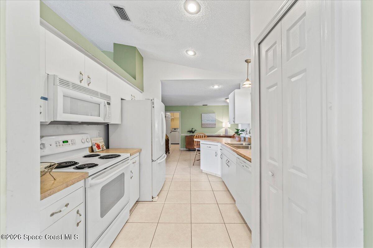 203 Twin Lakes Road Melbourne, FL 32901 - Photo 16 of 29 17-untitled-14