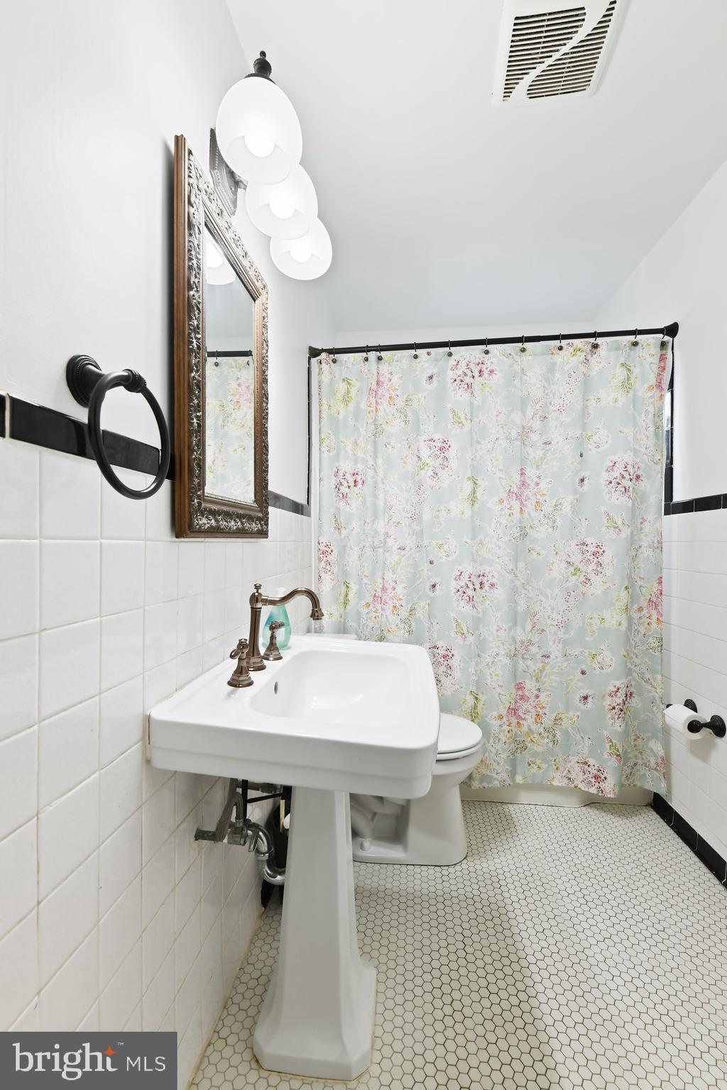 1922 Church Road Baltimore, MD 21222 - Photo 17 of 30