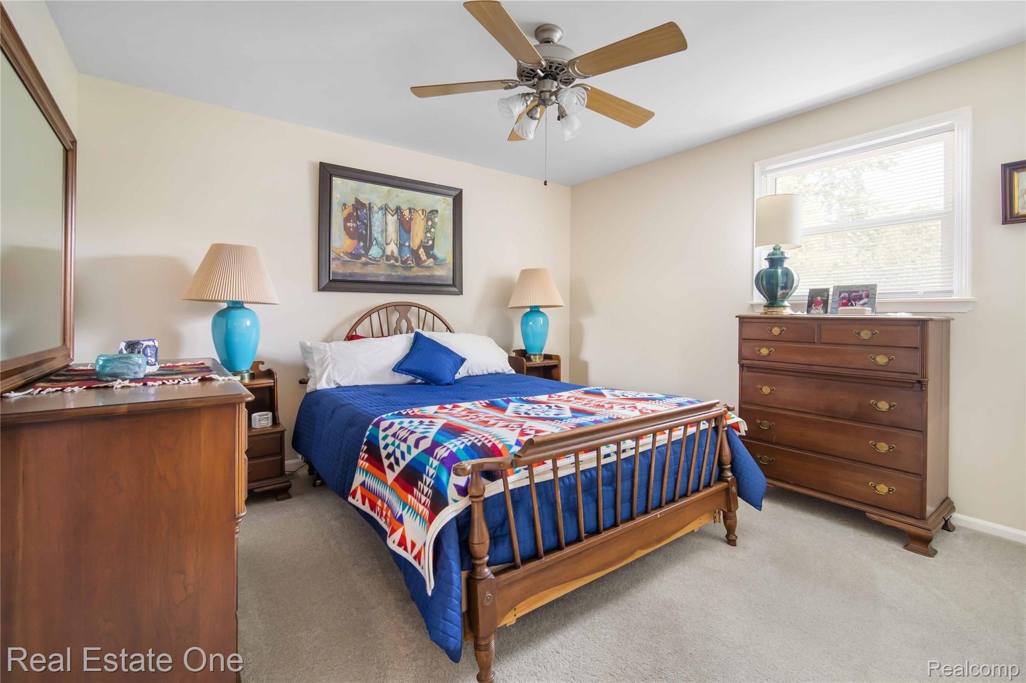 2738 New England Drive Rochester, MI 48309 - Photo 20 of 43 IMG_0897.JPG