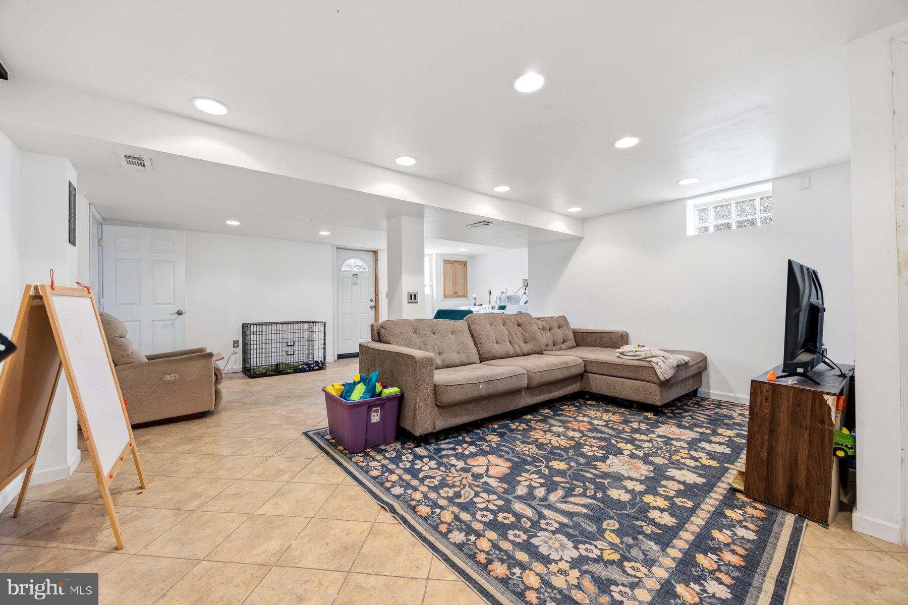 1204 Canberwell Road Baltimore, MD 21228 - Photo 27 of 32