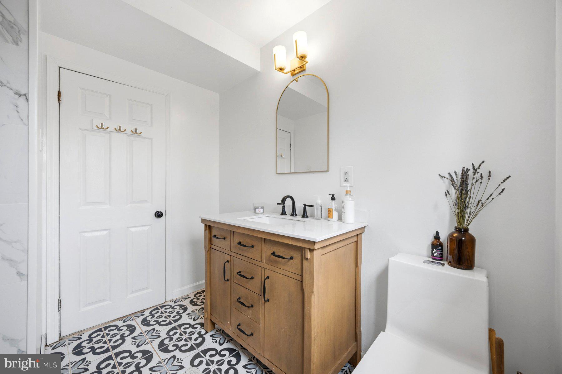 1204 Canberwell Road Baltimore, MD 21228 - Photo 5 of 32