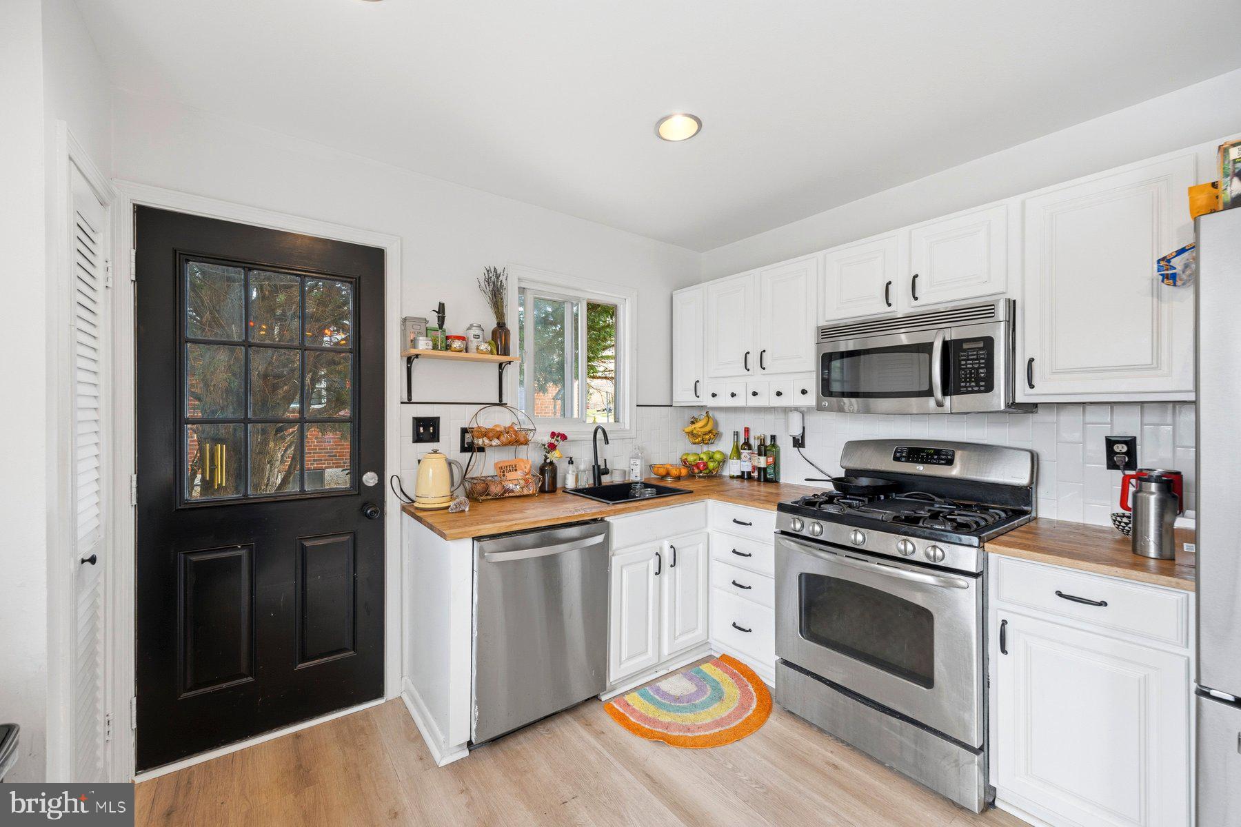 1204 Canberwell Road Baltimore, MD 21228 - Photo 10 of 32