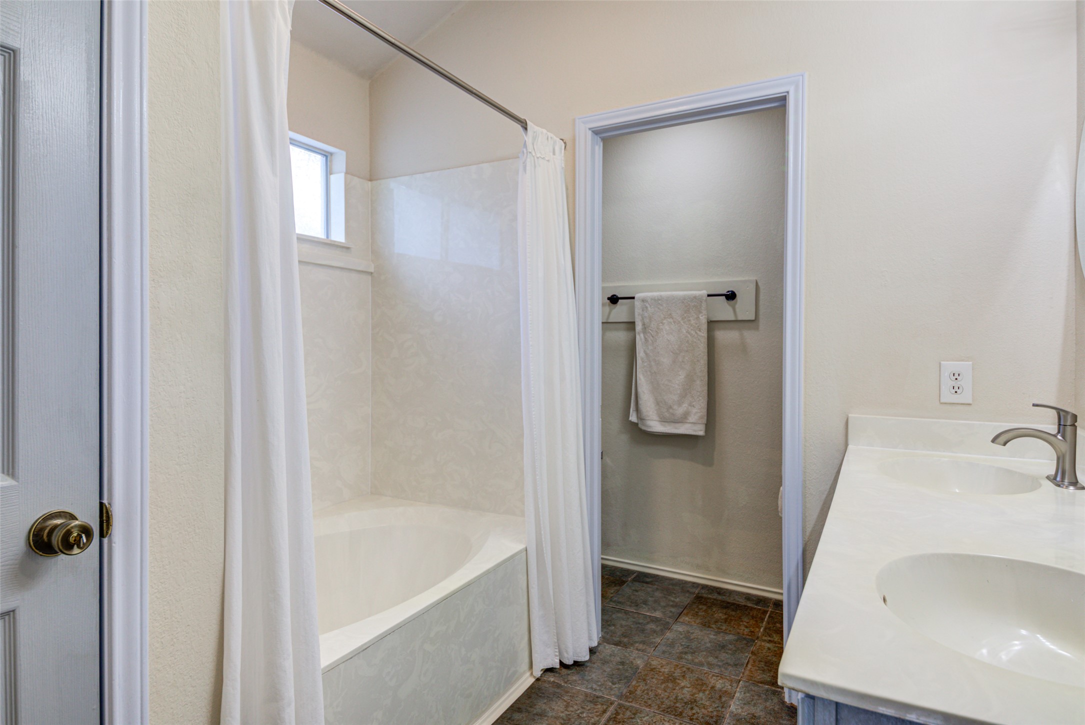 8904 West Hove Loop Austin, TX 78749 - Photo 17 of 40