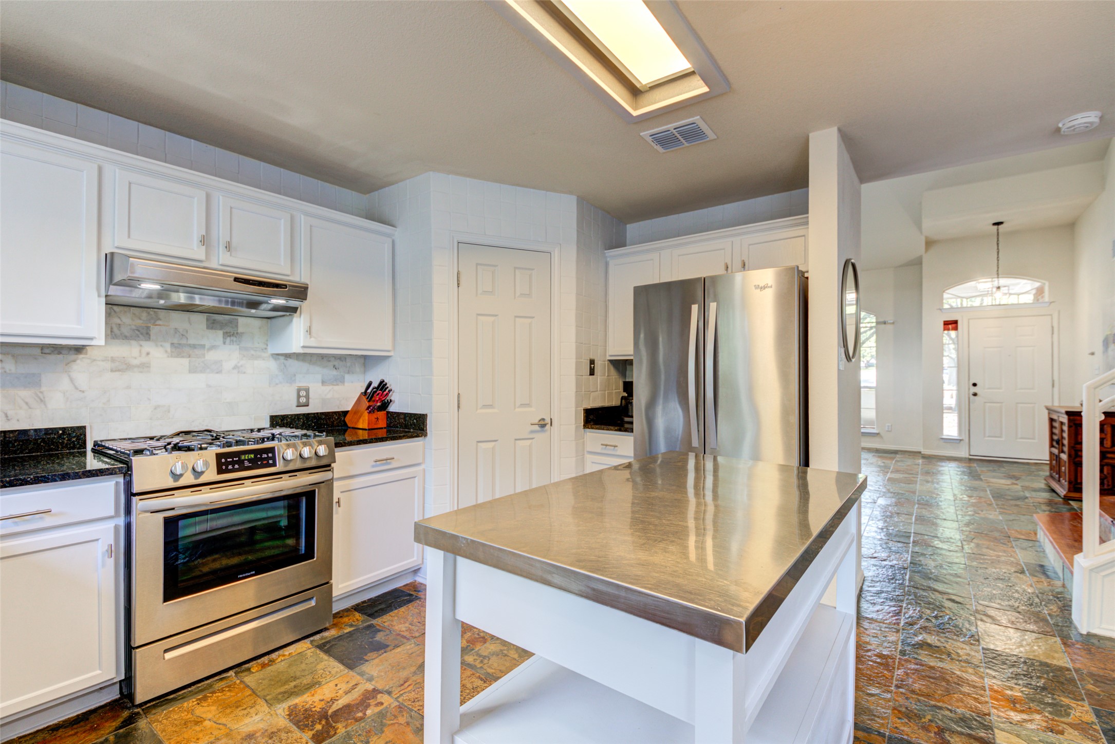 8904 West Hove Loop Austin, TX 78749 - Photo 10 of 40