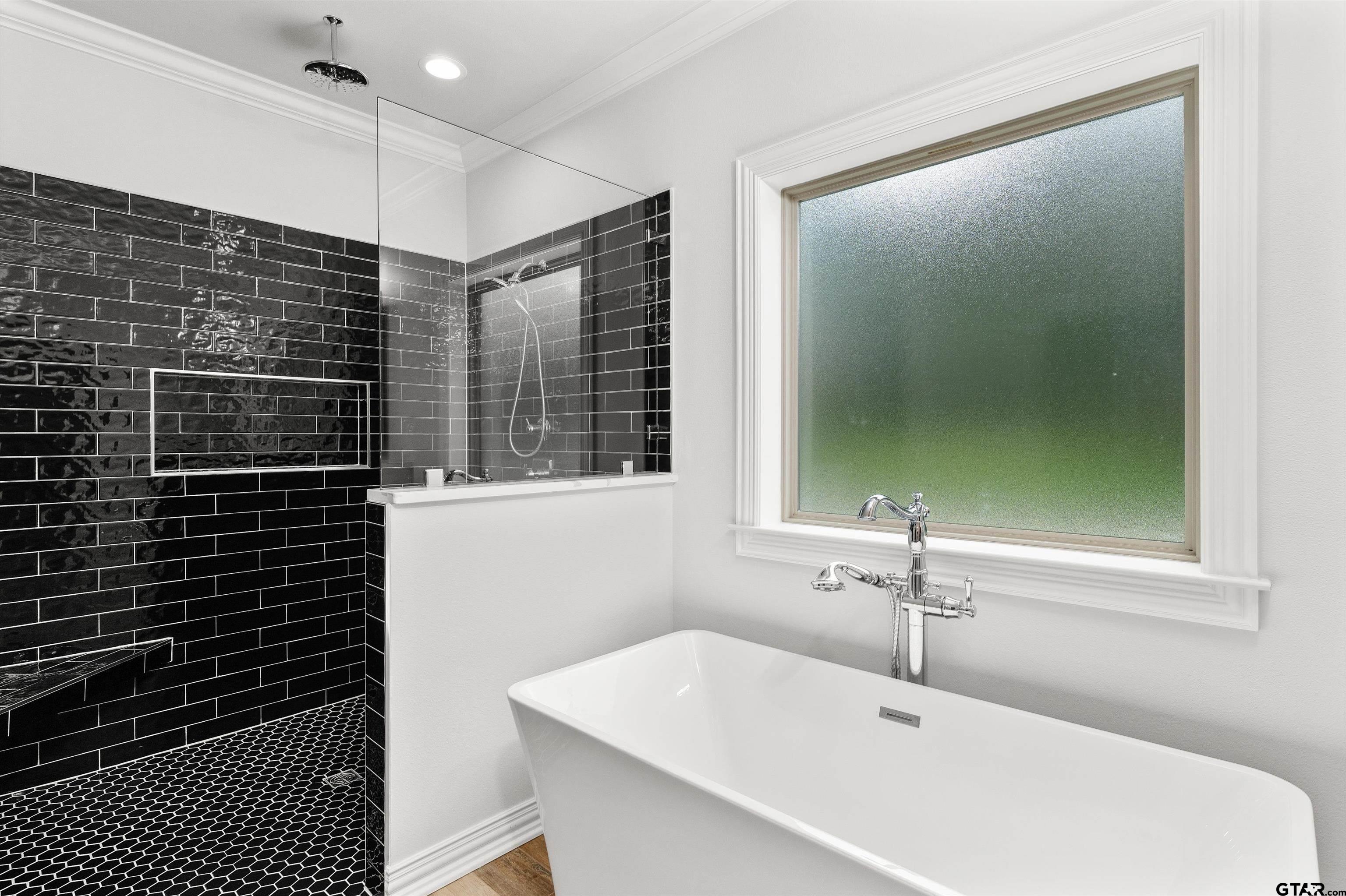 434 King Ranch Road Kilgore, TX 75662 - Photo 27 of 34 a bathroom with a sink and a shower