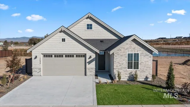 $579,900 | 7094 North Canter Trl Avenue, Meridian, ID 83646