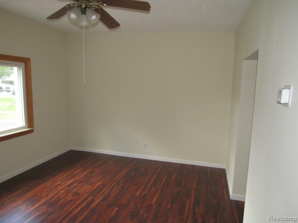 3854 Mapleleaf Road Waterford, MI 48328 - Photo 12 of 34 3854 MAPLELEAF WATERFORD , (21).jpg