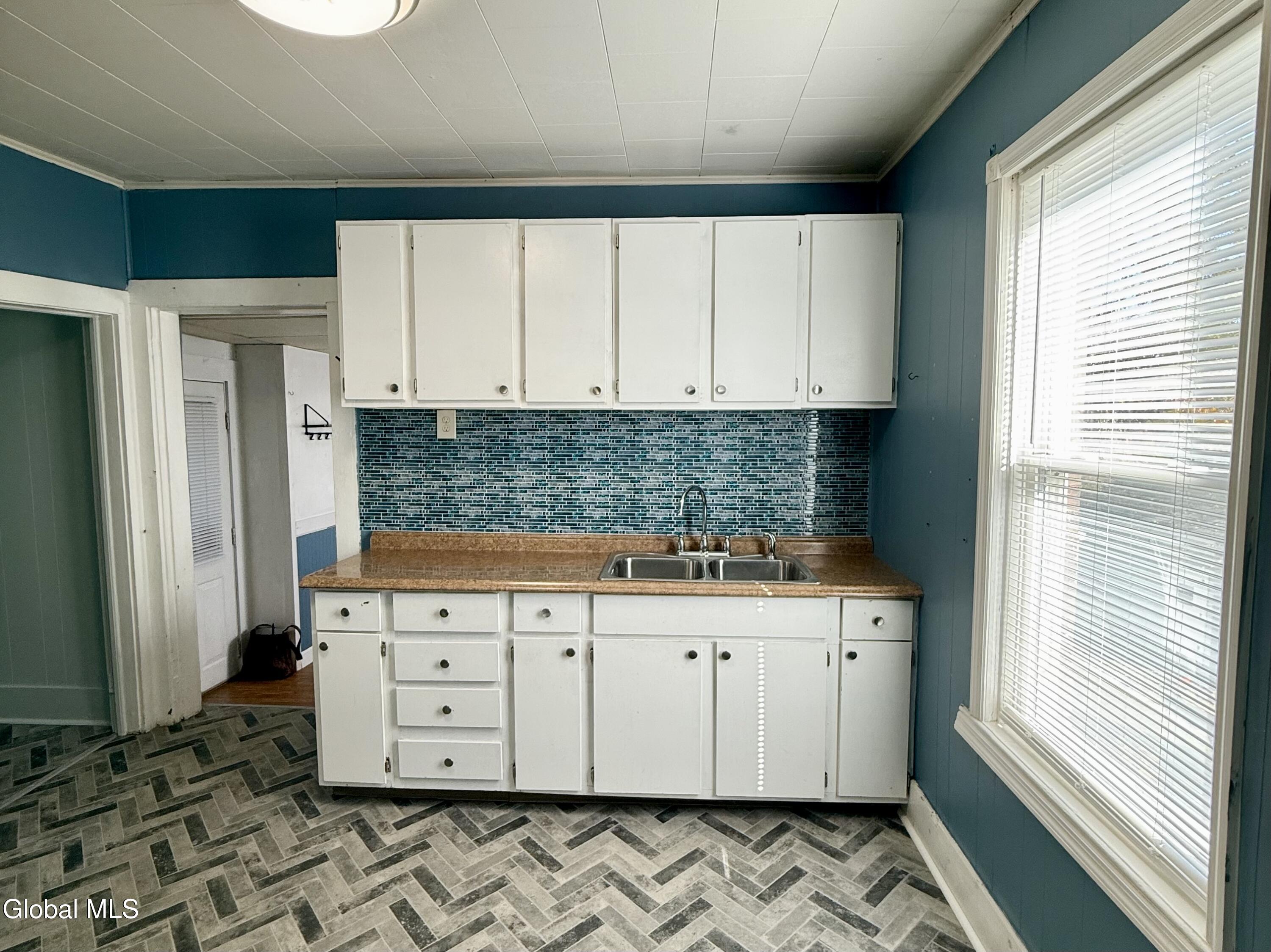 7 Micklas Street, Unit 2 Mechanicville, NY 12118 - Photo 3 of 14 IMG_3502