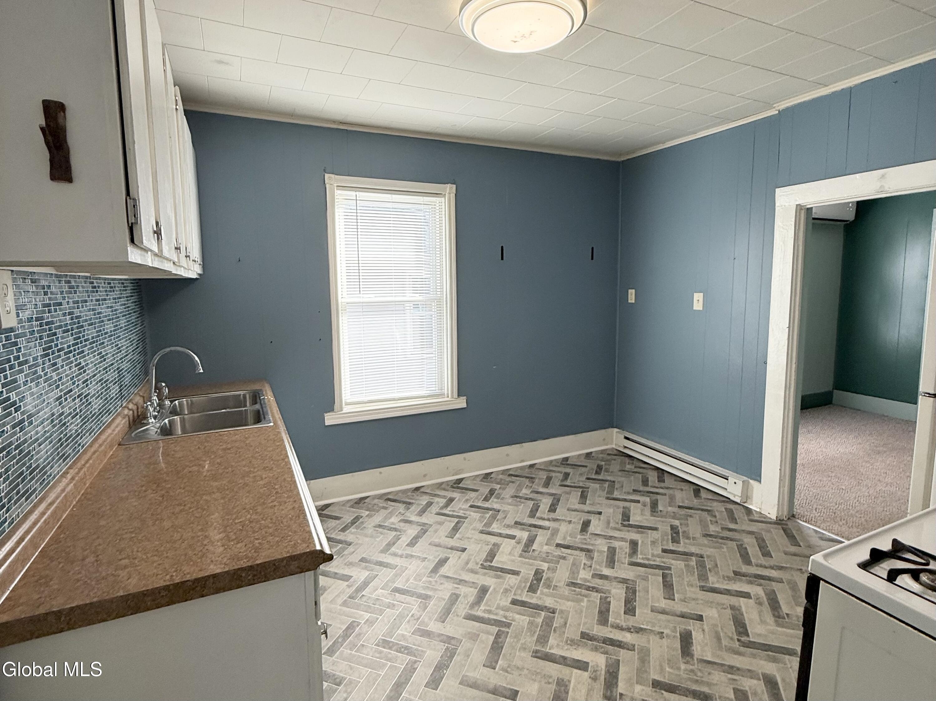 7 Micklas Street, Unit 2 Mechanicville, NY 12118 - Photo 5 of 14 IMG_3512