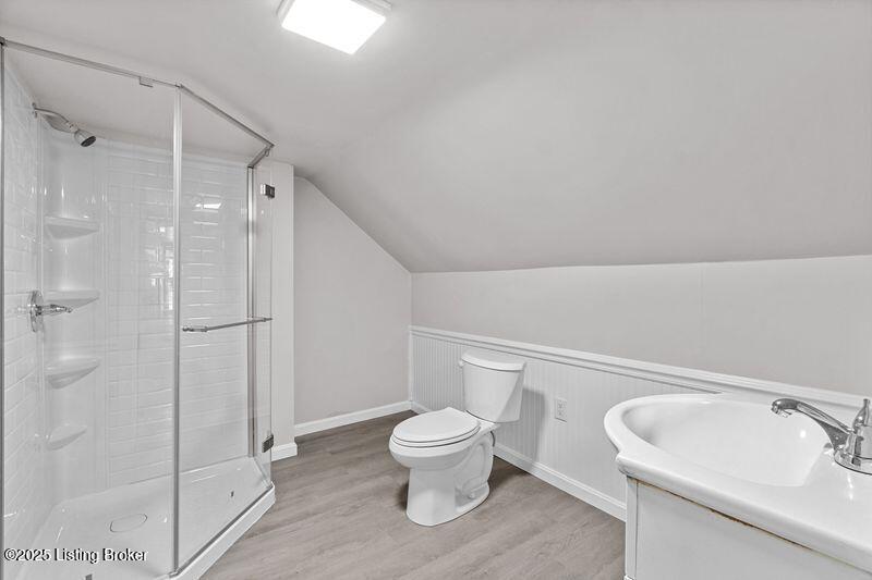 7912 3rd Street Road Louisville, KY 40214 - Photo 29 of 35 Main Bathroom A