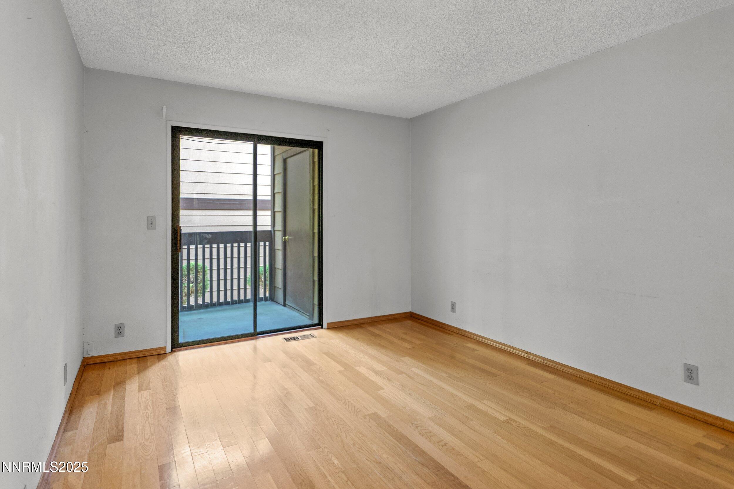 1420 Selmi Drive Reno, NV 89512 - Photo 8 of 16 IMG_7028