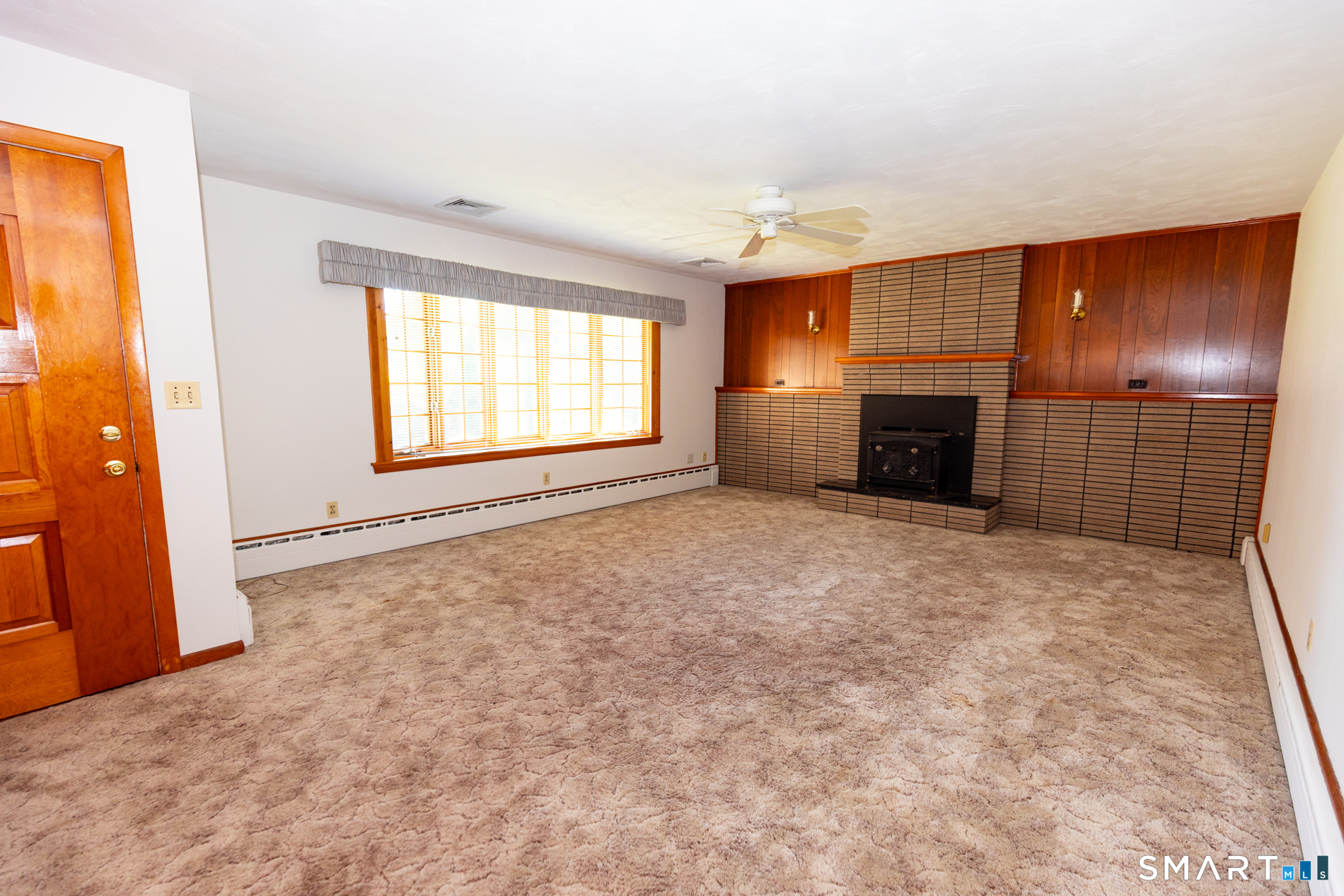 153 Sharp Hill Road Montville, CT 06382 - Photo 5 of 39 Gallery Image 5