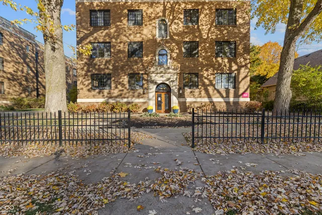 $194,900 | 5347 North College Avenue, Unit 202, Indianapolis, IN 46220