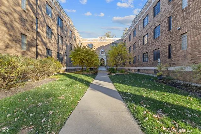 $194,900 | 5347 North College Avenue, Unit 202, Indianapolis, IN 46220