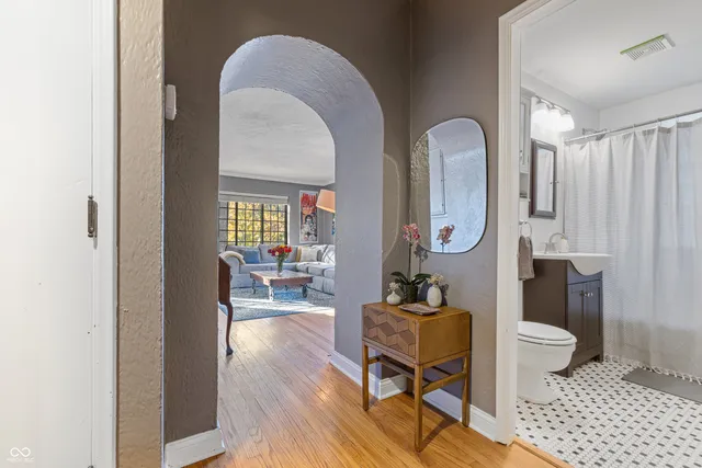 $194,900 | 5347 North College Avenue, Unit 202, Indianapolis, IN 46220