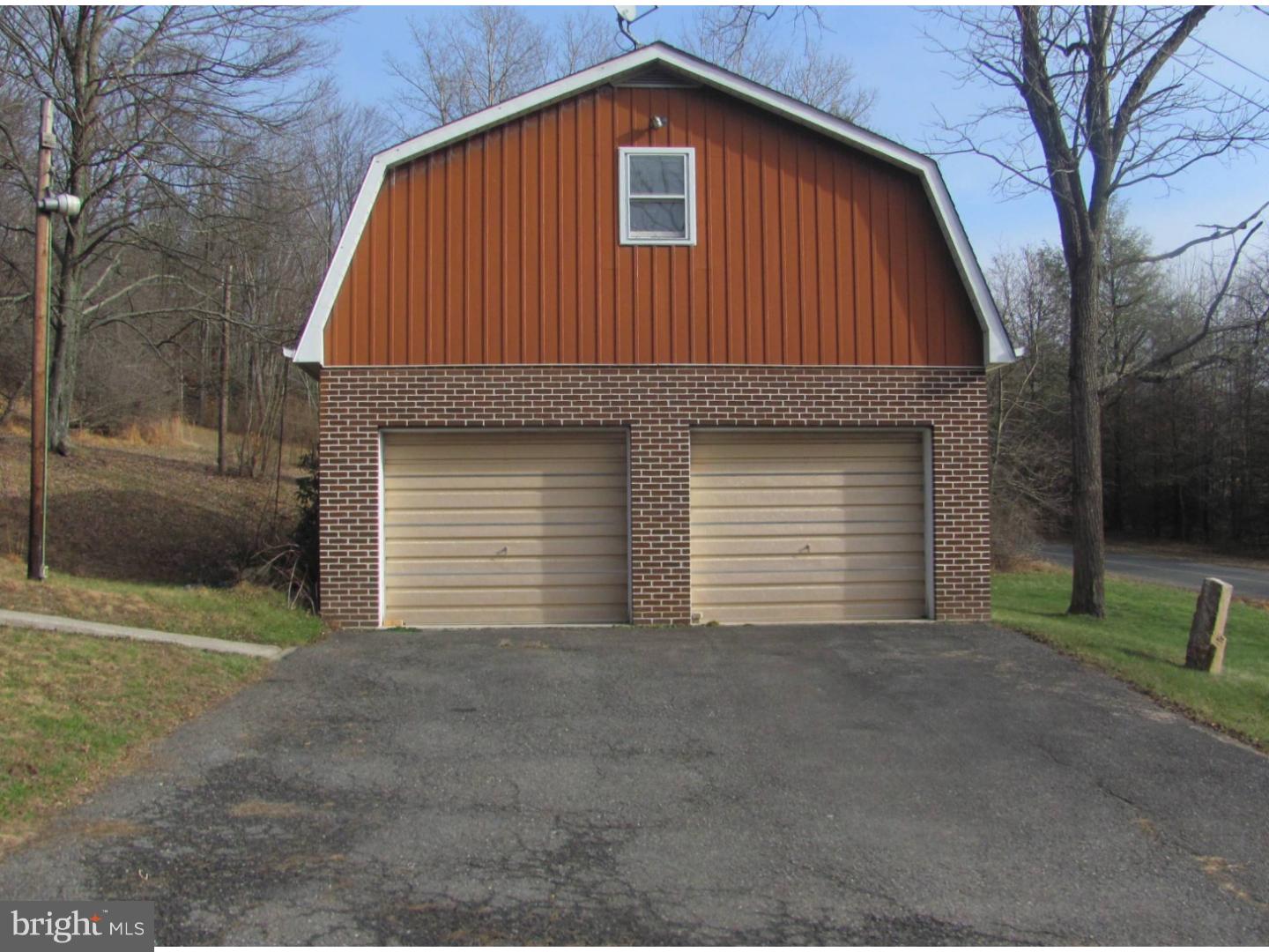 231 Beechnut Road New Ringgold, PA 17960 - Photo 12 of 24 Garage
